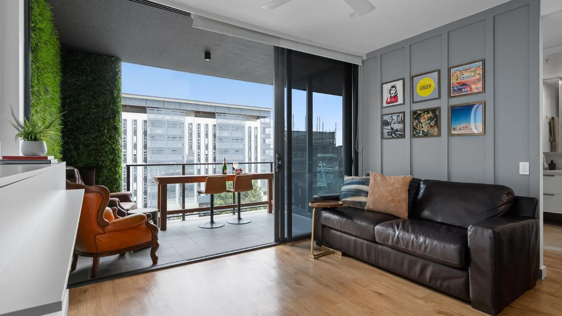Brisbane Luxury Gabba Apartment